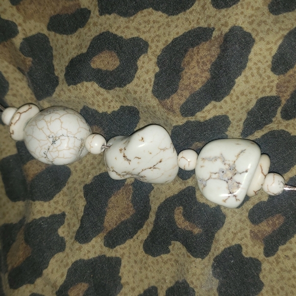 Howlite necklace new not used - Picture 5 of 5